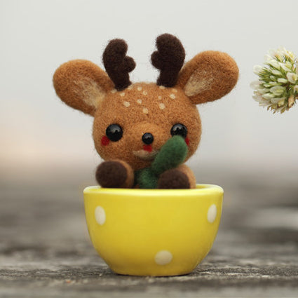 Wool felt DIY kit - Little Deer in Cup